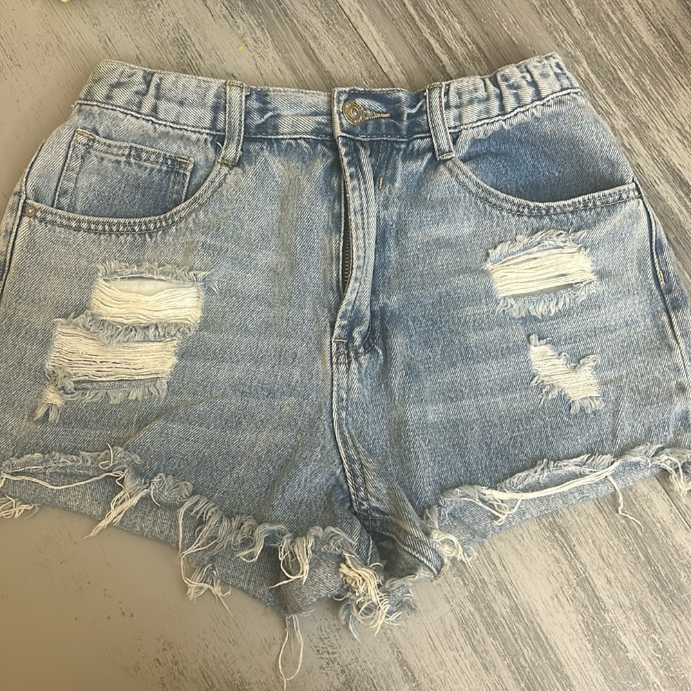 Forever 21 Jean shorts size medium sz M, mom shorts cute & comfy! 2,4,6